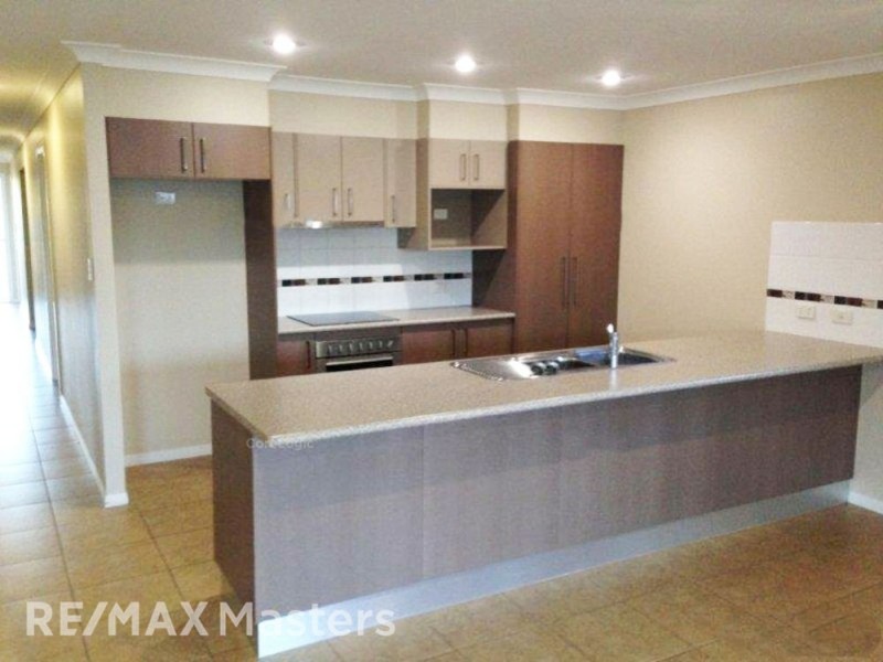 1 Kenilworth Cres, Waterford QLD 4133