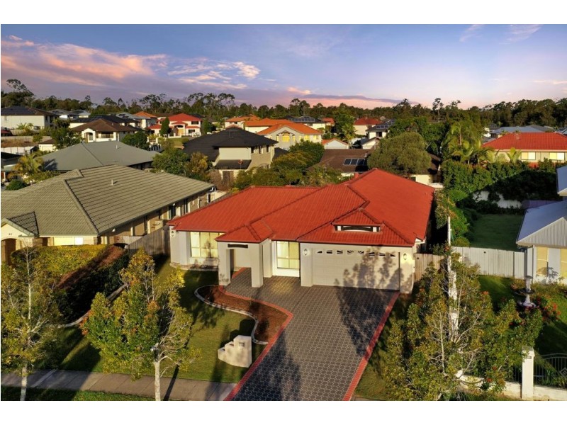 33 The Parkway, Stretton QLD 4116