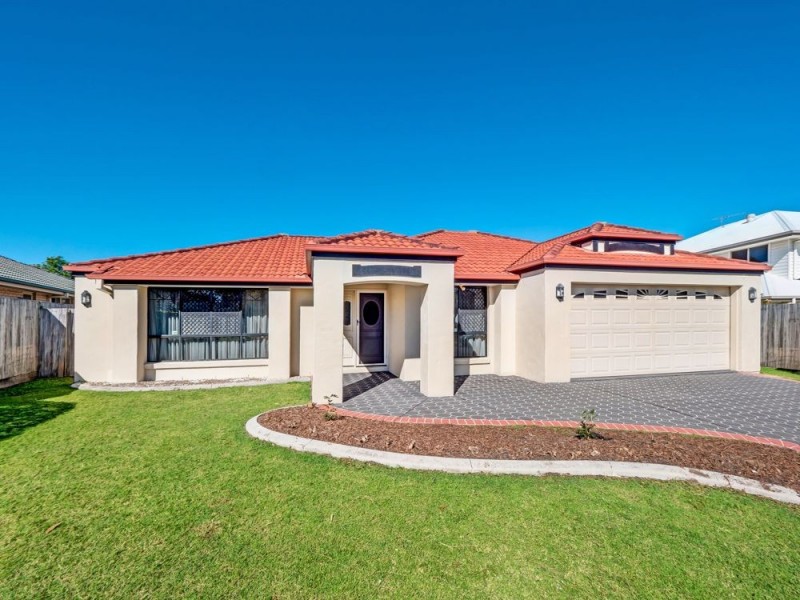 33 The Parkway, Stretton QLD 4116
