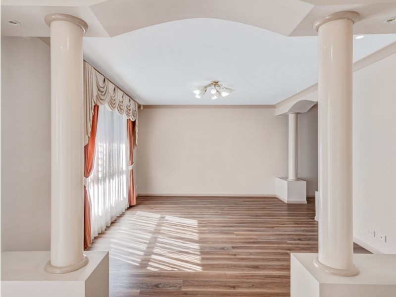 33 The Parkway, Stretton QLD 4116