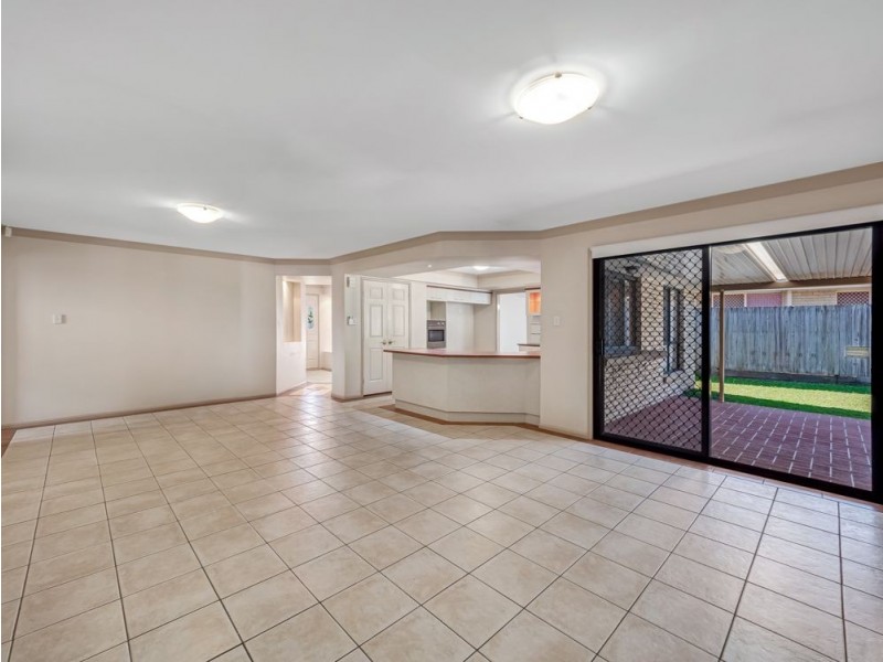 33 The Parkway, Stretton QLD 4116