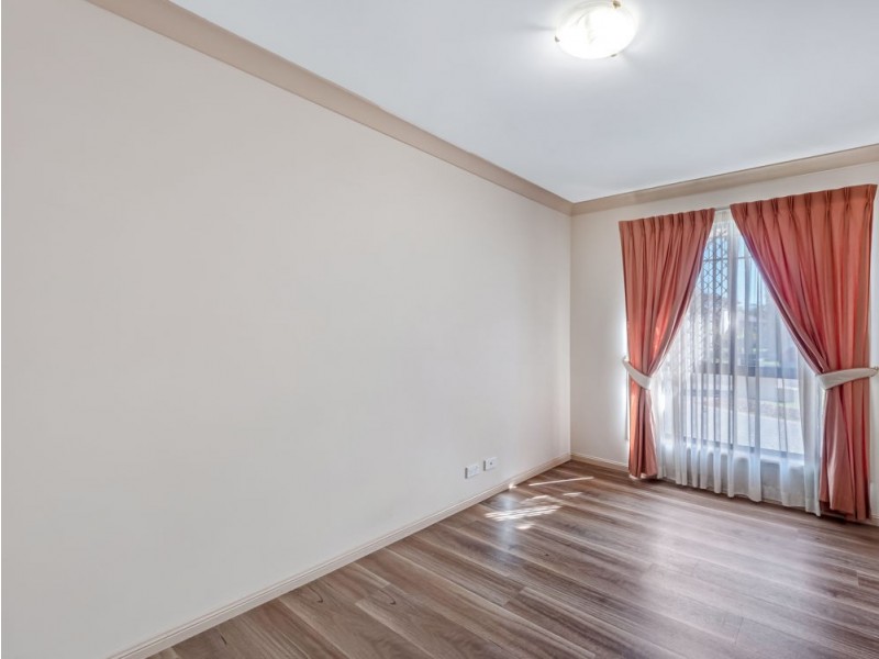 33 The Parkway, Stretton QLD 4116