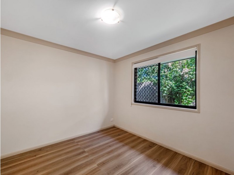 33 The Parkway, Stretton QLD 4116