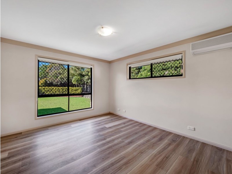 33 The Parkway, Stretton QLD 4116