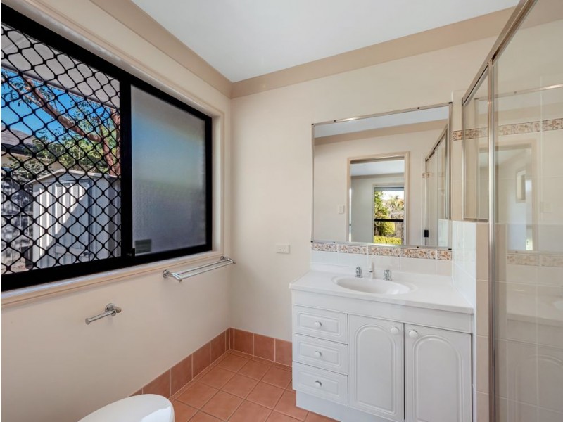 33 The Parkway, Stretton QLD 4116