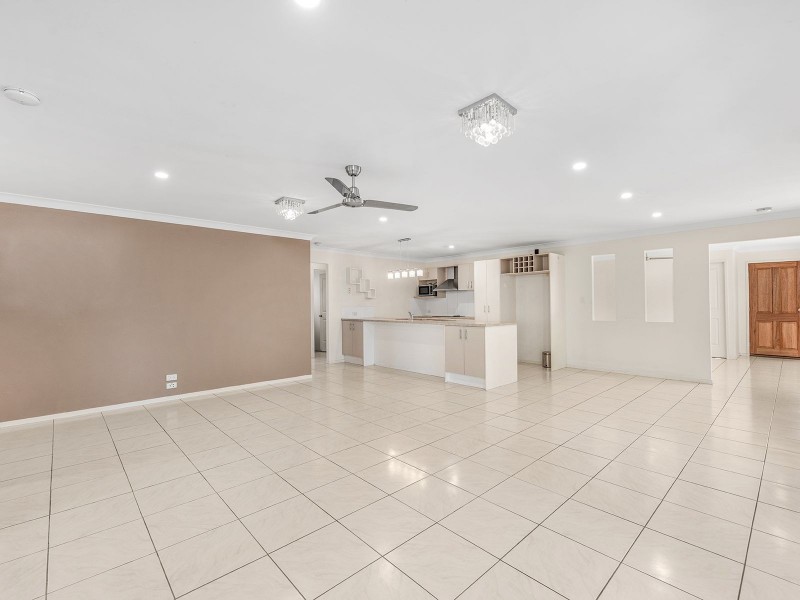 15 Savannah Pl, Forest Lake QLD 4078