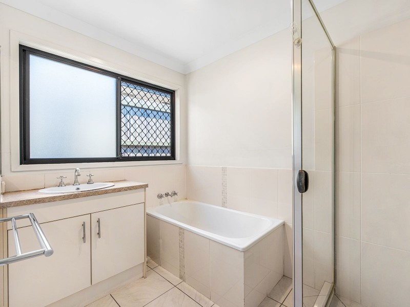 15 Savannah Pl, Forest Lake QLD 4078