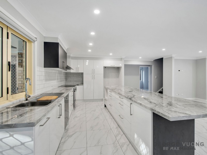 5 Mandarin Cl, Forest Lake QLD 4078