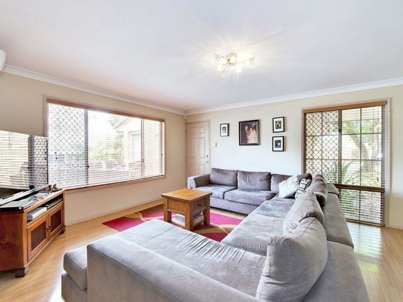 2 Scarlet Pl, Forest Lake QLD 4078