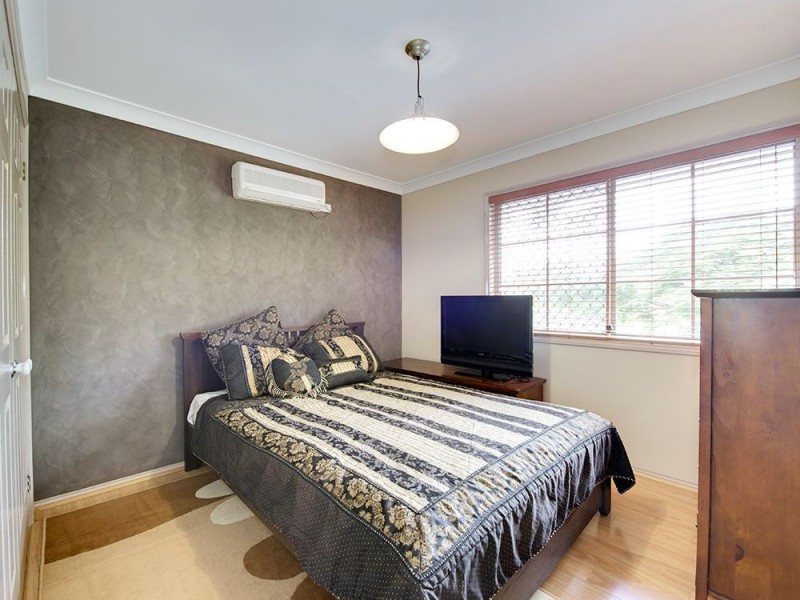 2 Scarlet Pl, Forest Lake QLD 4078