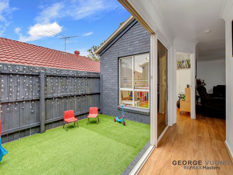 5 Winnecke Cl, Forest Lake QLD 4078