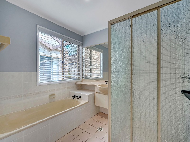 21 Collingrove Pl, Forest Lake QLD 4078