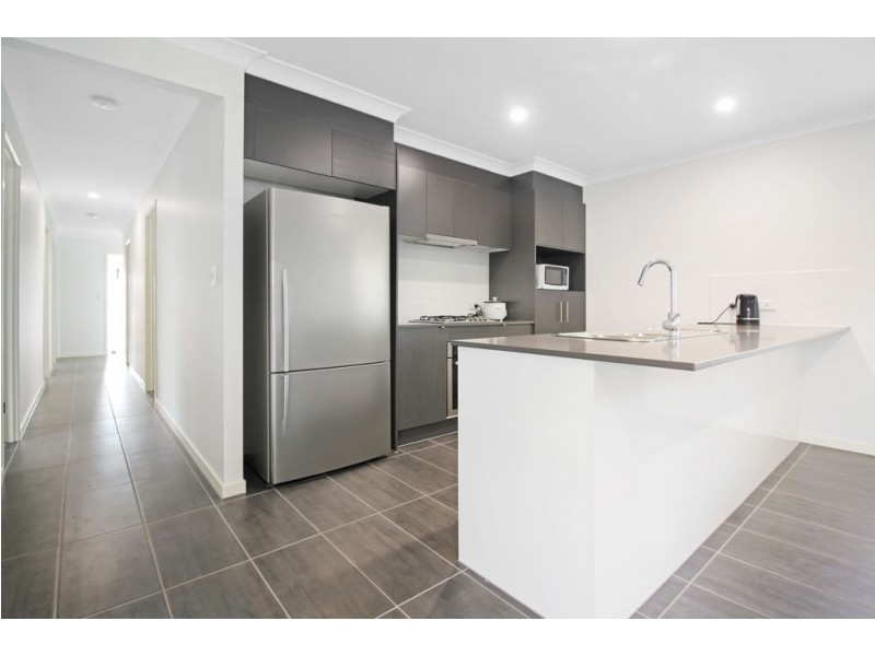 27 Kourounis Street, Logan Reserve QLD 4133