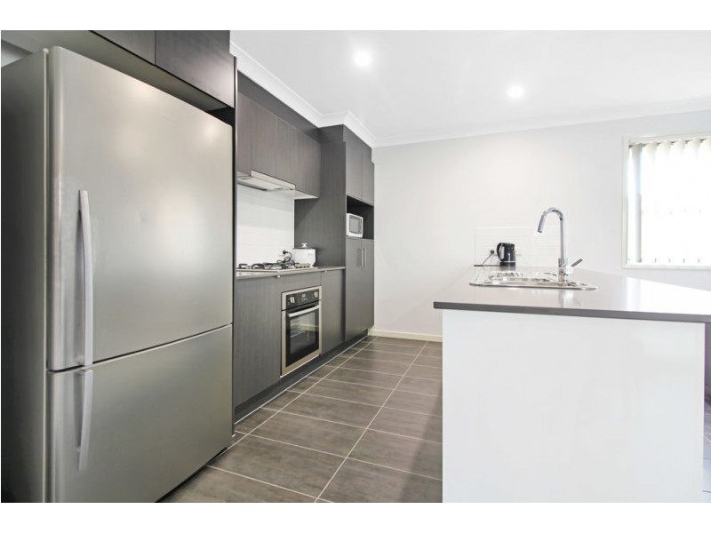 27 Kourounis Street, Logan Reserve QLD 4133