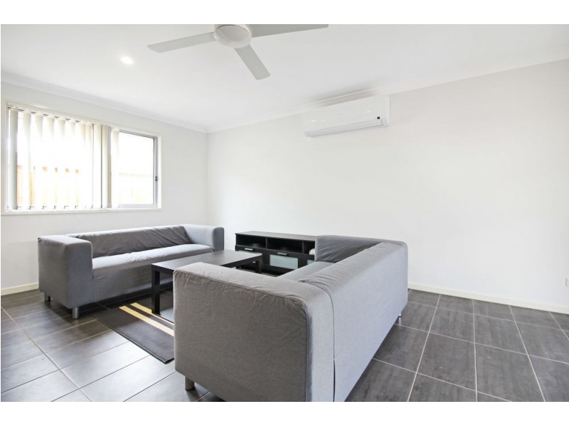 27 Kourounis Street, Logan Reserve QLD 4133