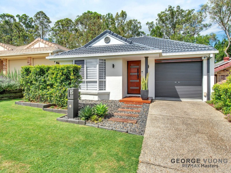 15 Stuart Pl, Forest Lake QLD 4078