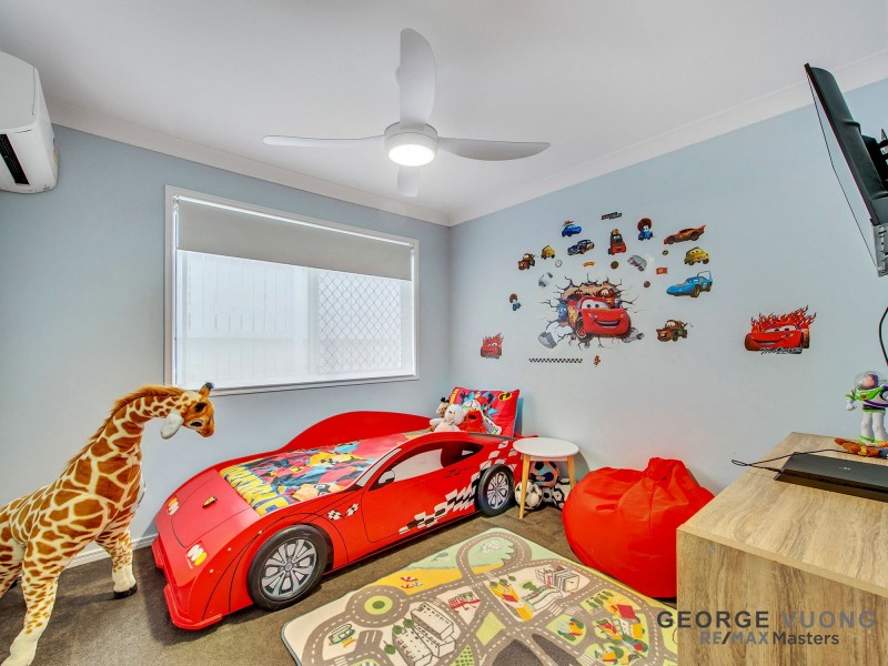 15 Stuart Pl, Forest Lake QLD 4078