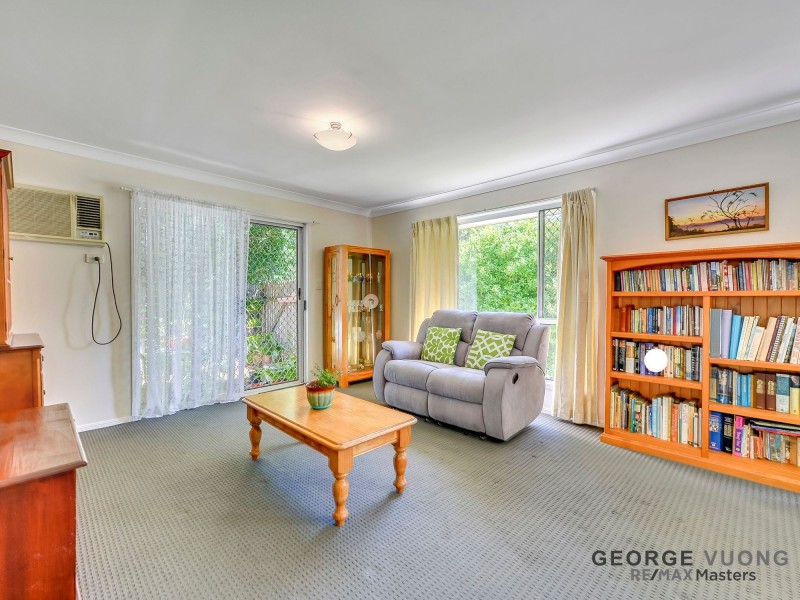1 Conifer Pl, Forest Lake QLD 4078