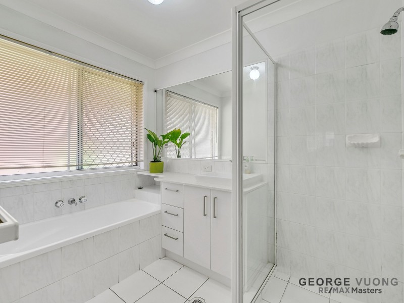 1 Conifer Pl, Forest Lake QLD 4078