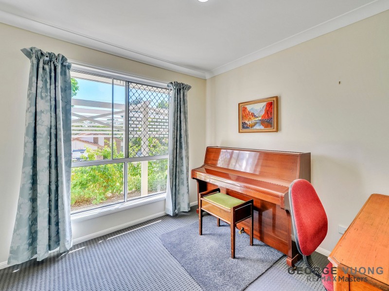 1 Conifer Pl, Forest Lake QLD 4078