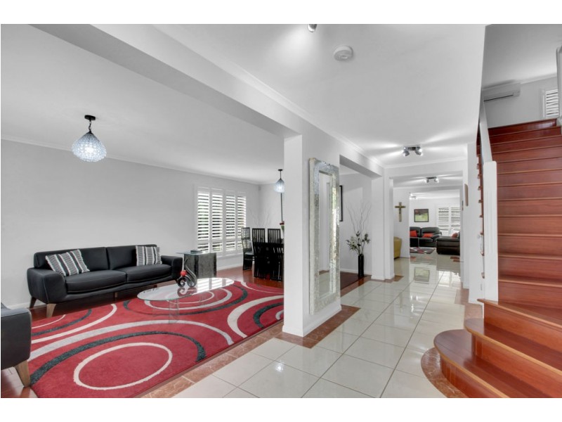 8 Ebony Place, Stretton QLD 4116