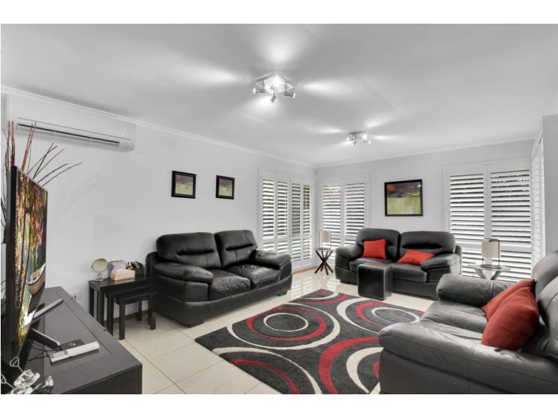 8 Ebony Place, Stretton QLD 4116
