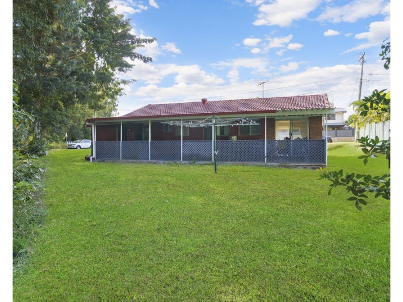 32 Bushmills Ct, Hillcrest QLD 4118