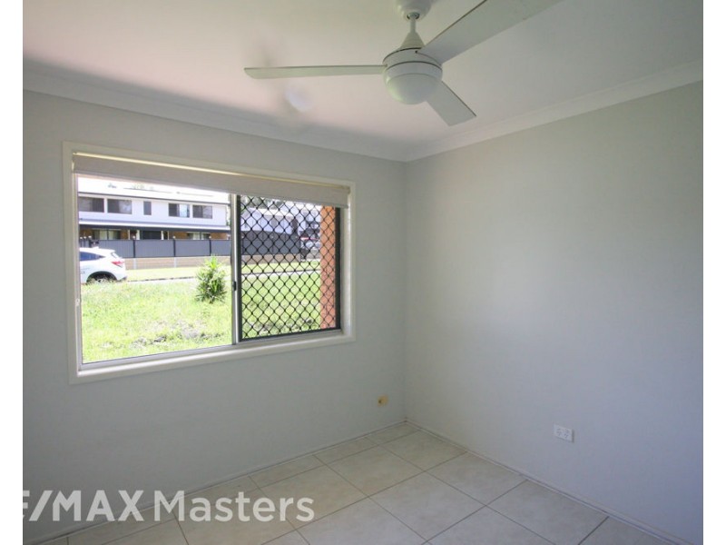 32 Bushmills Ct, Hillcrest QLD 4118