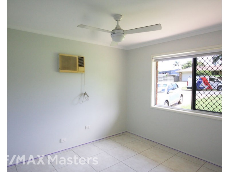 32 Bushmills Ct, Hillcrest QLD 4118