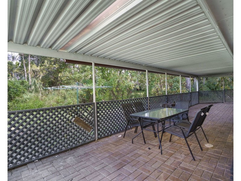 32 Bushmills Ct, Hillcrest QLD 4118