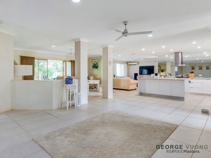 10 Glasshouse Cr, Forest Lake QLD 4078