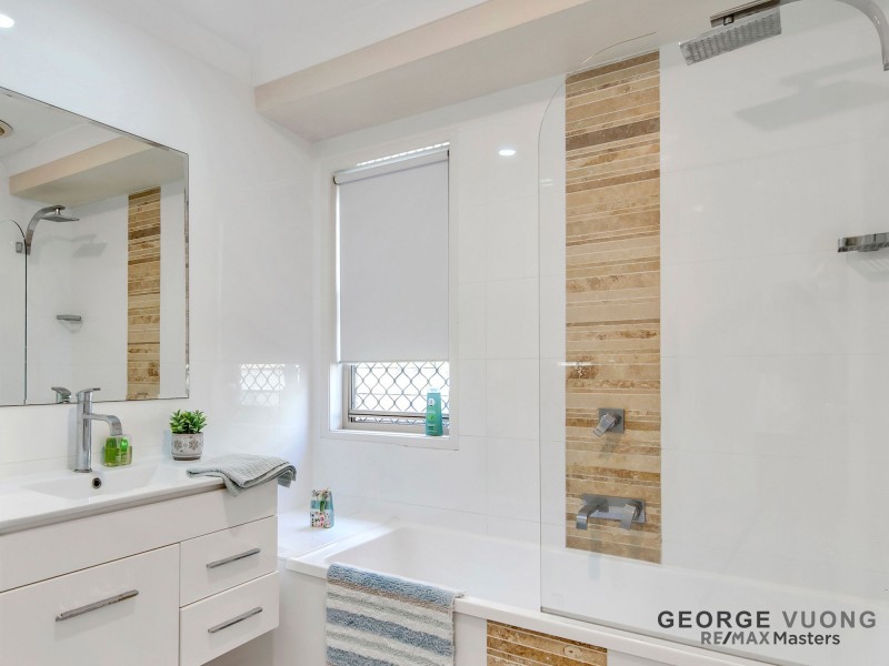 10 Glasshouse Cr, Forest Lake QLD 4078