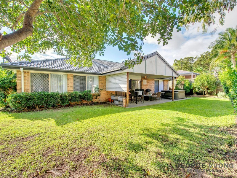 10 Glasshouse Cr, Forest Lake QLD 4078