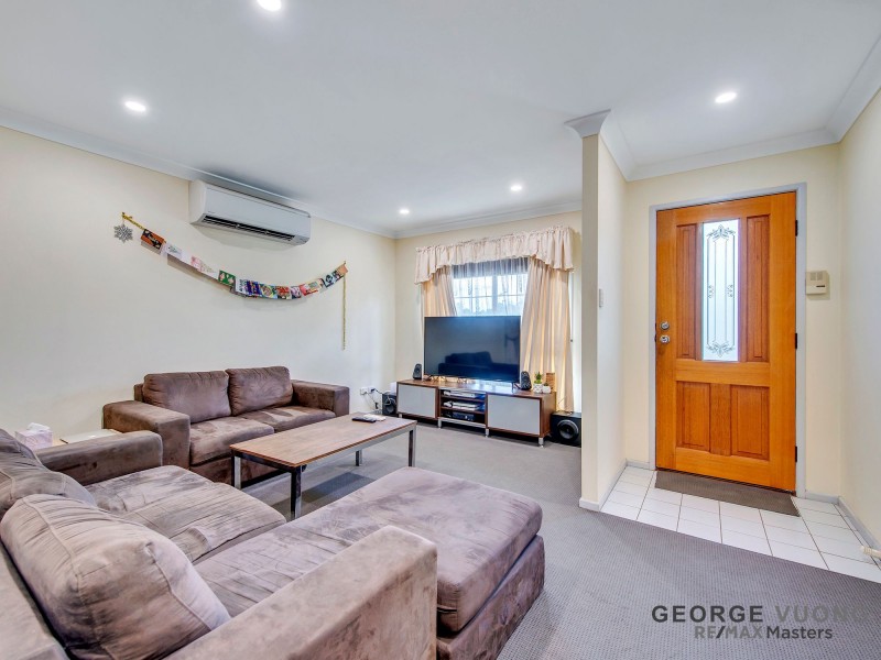 12 Hoop Pl, Forest Lake QLD 4078