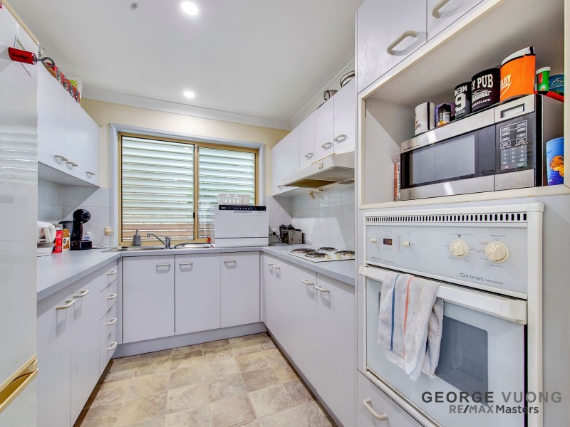 12 Hoop Pl, Forest Lake QLD 4078