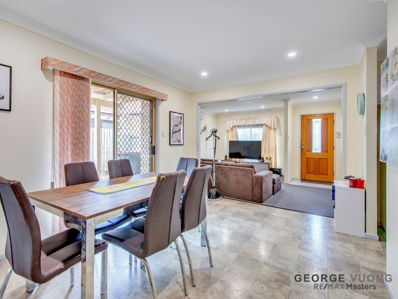 12 Hoop Pl, Forest Lake QLD 4078