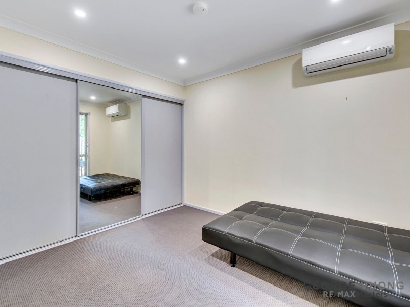 12 Hoop Pl, Forest Lake QLD 4078