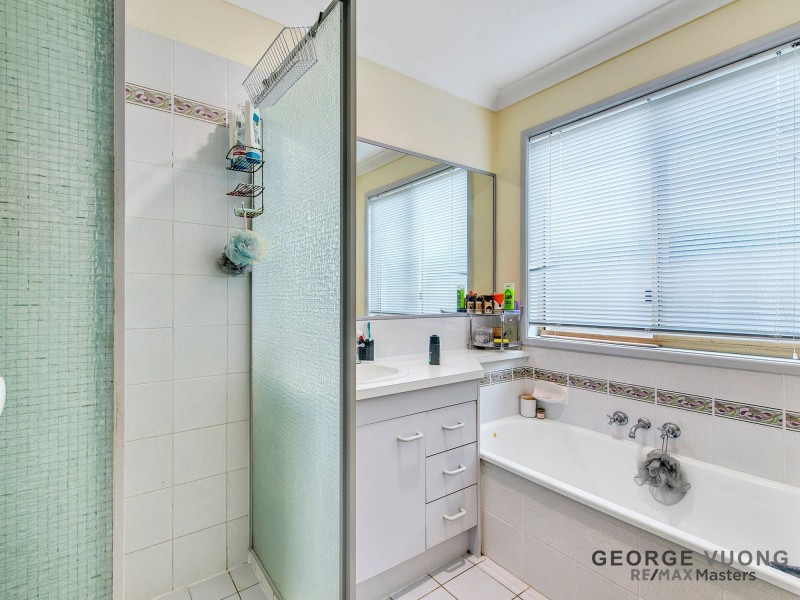 12 Hoop Pl, Forest Lake QLD 4078