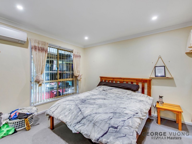 12 Hoop Pl, Forest Lake QLD 4078