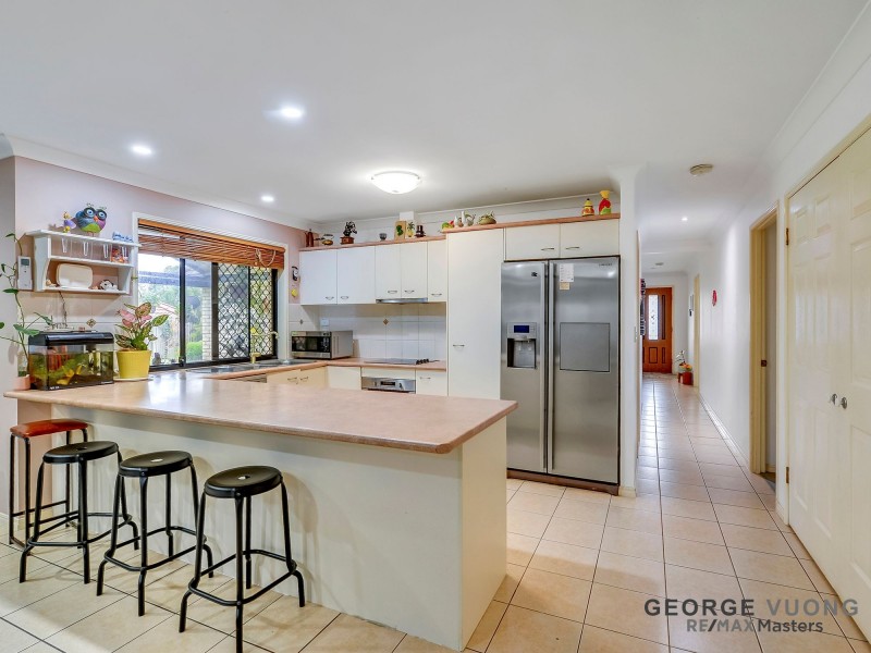 45 Paton Cr, Forest Lake QLD 4078