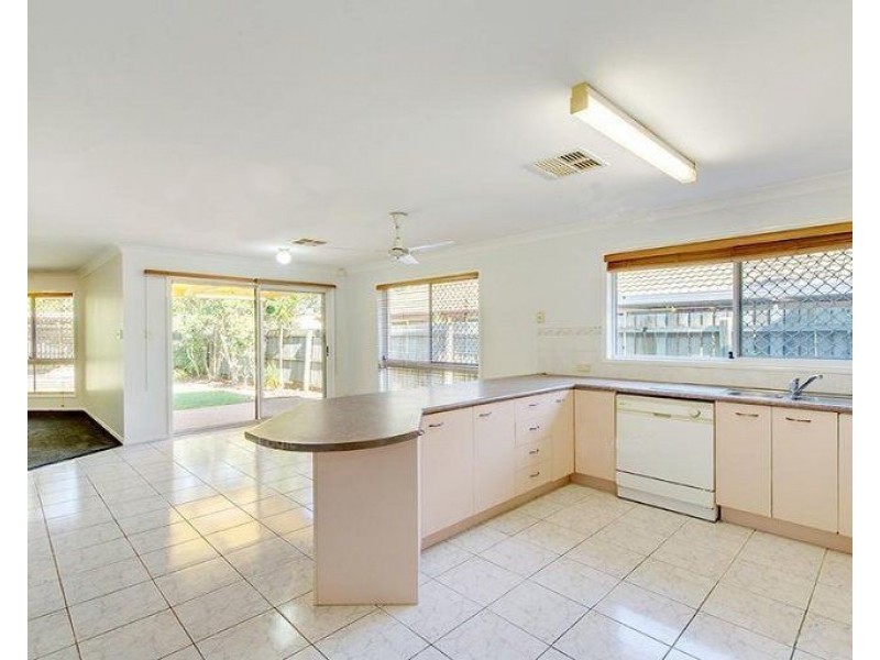52 Laricina Cct, Forest Lake QLD 4078