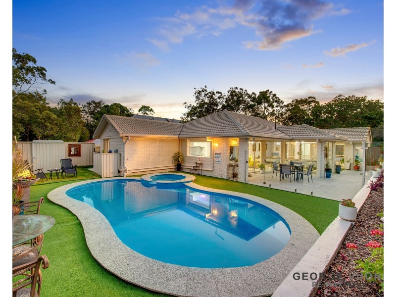 2 Blue Lake Ct, Forest Lake QLD 4078