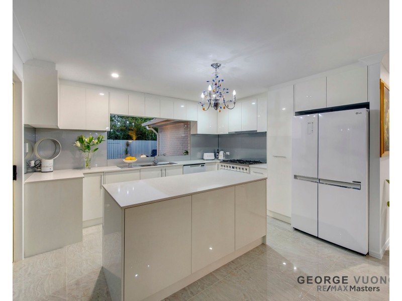 2 Blue Lake Ct, Forest Lake QLD 4078