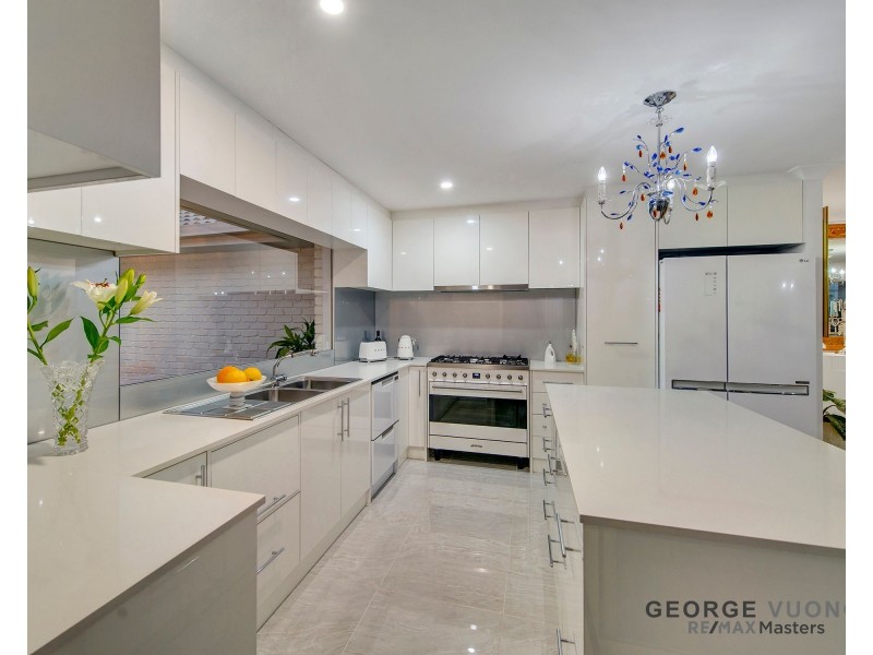 2 Blue Lake Ct, Forest Lake QLD 4078