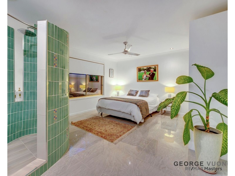 2 Blue Lake Ct, Forest Lake QLD 4078