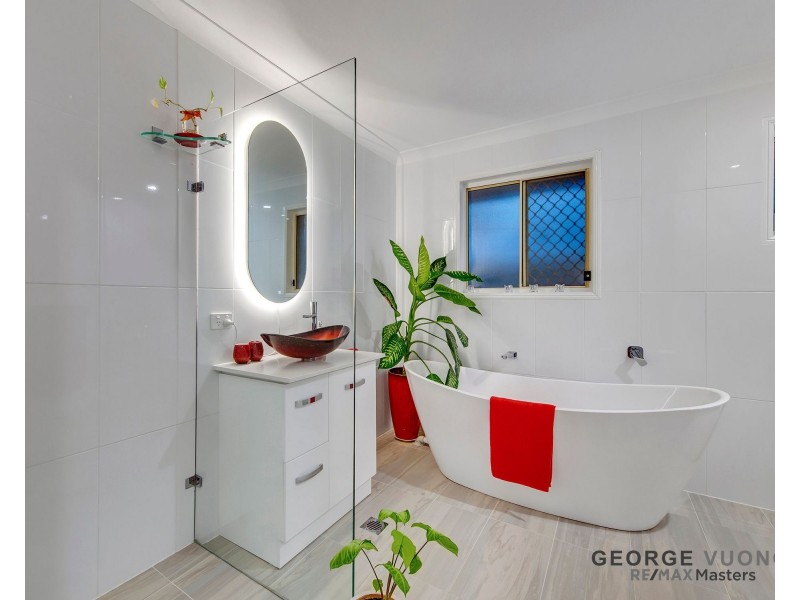 2 Blue Lake Ct, Forest Lake QLD 4078