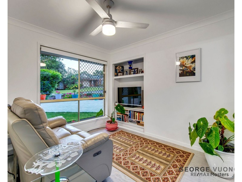 2 Blue Lake Ct, Forest Lake QLD 4078