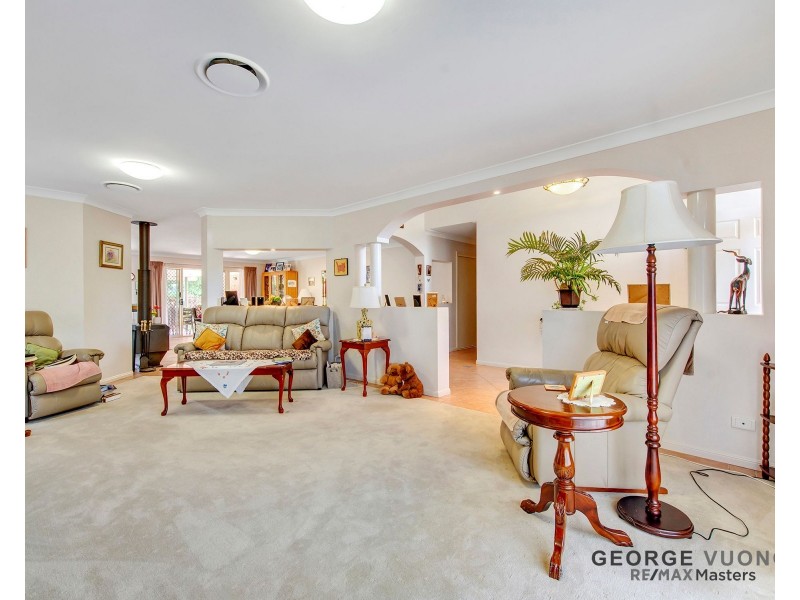 14 Stanford Pl, Forest Lake QLD 4078