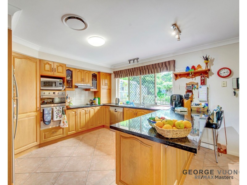 14 Stanford Pl, Forest Lake QLD 4078