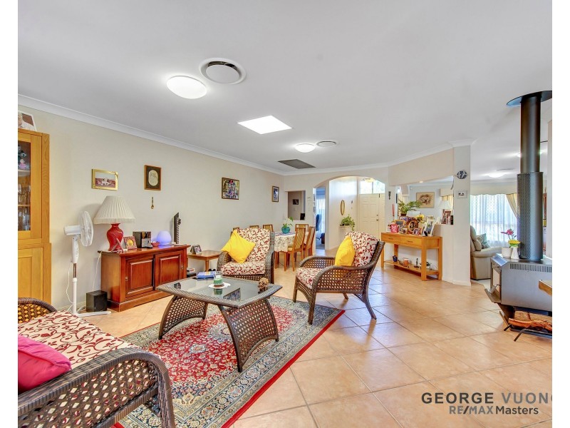14 Stanford Pl, Forest Lake QLD 4078